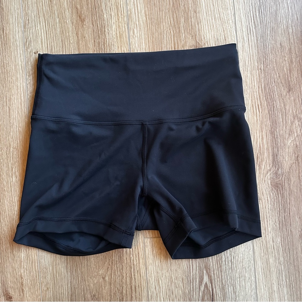 Lululemon wunder train shorts 4” - size 8